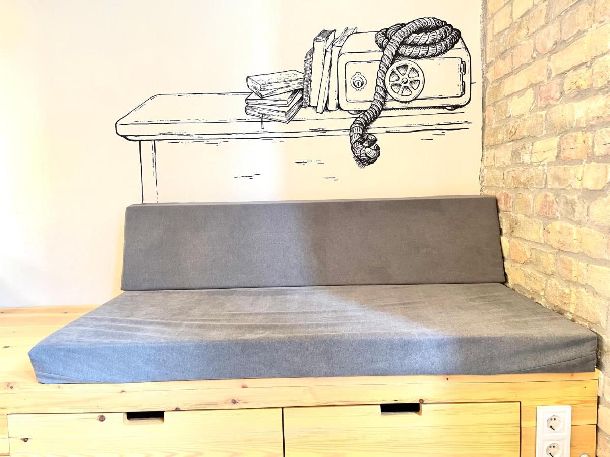 Apartamento Lavender Circus Hand Drawn *