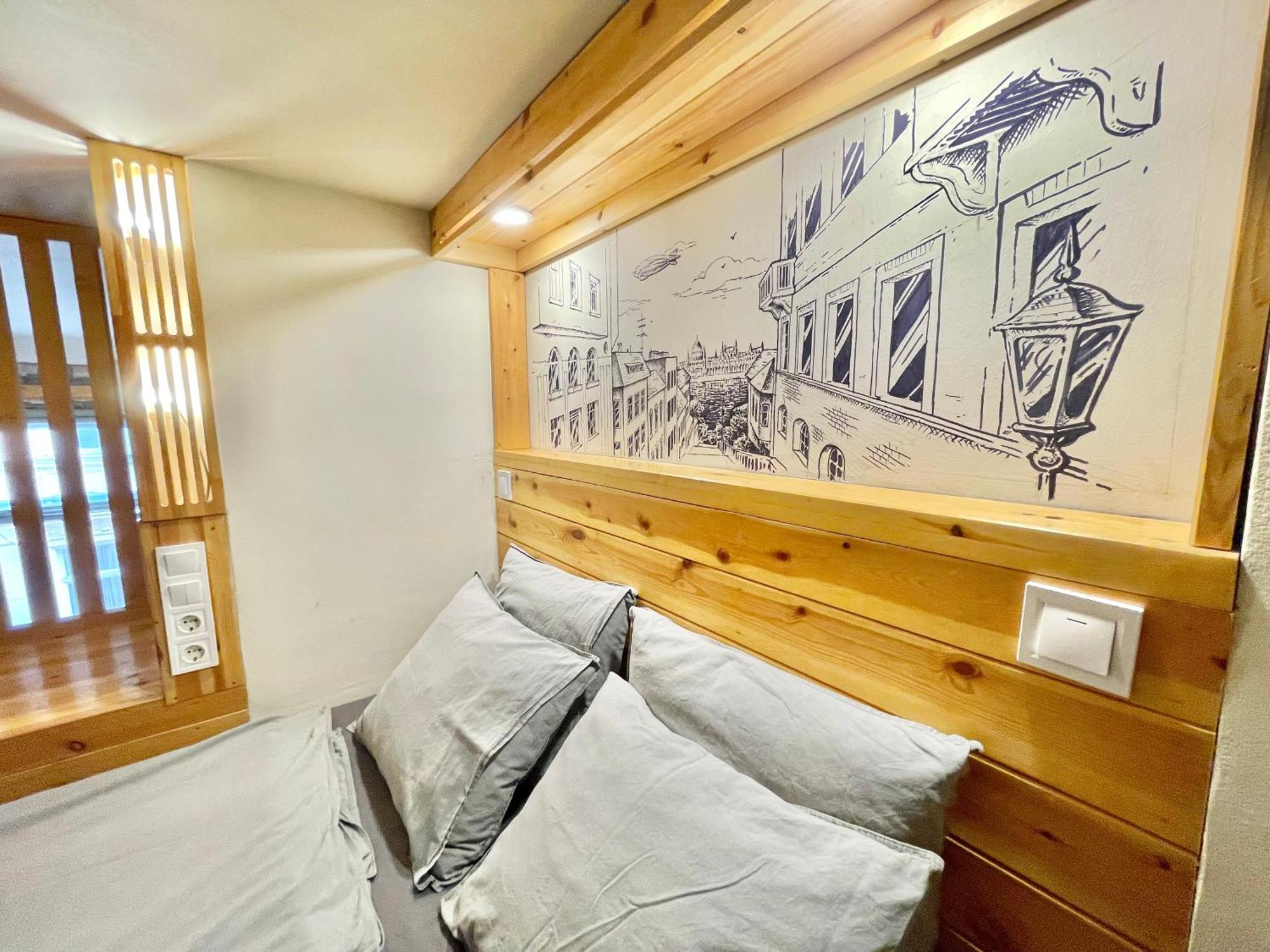 Lavender Circus Hand Drawn Apartamento Budapest