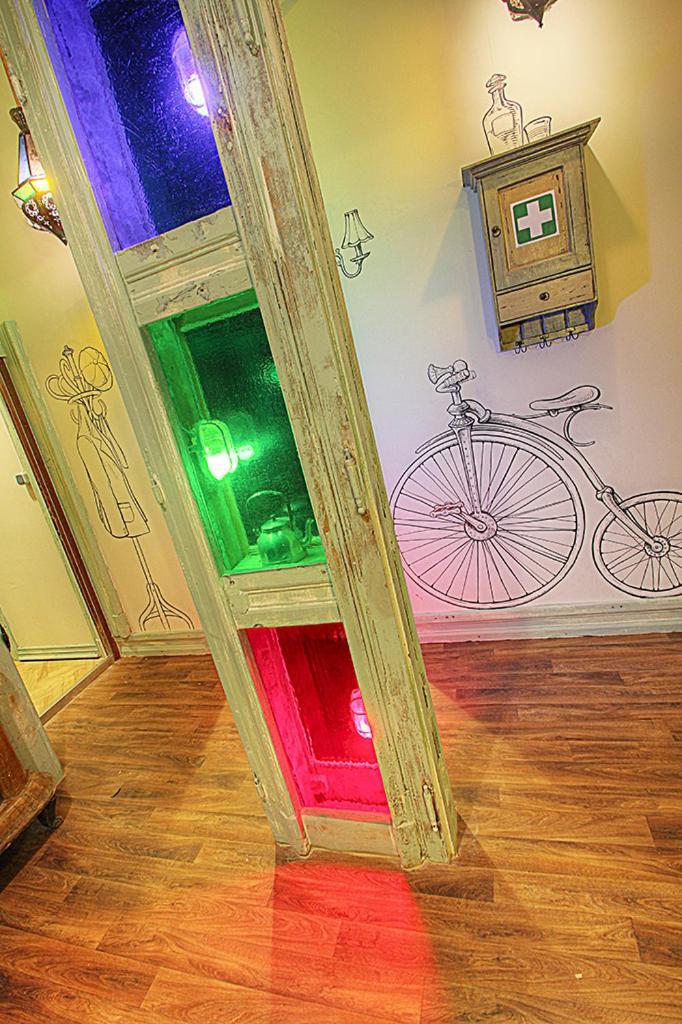 Lavender Circus Hand Drawn Apartamento *